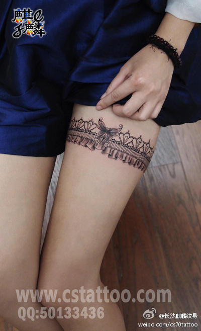 长沙麒麟纹身秀图吧作品:美女大腿蕾丝纹身