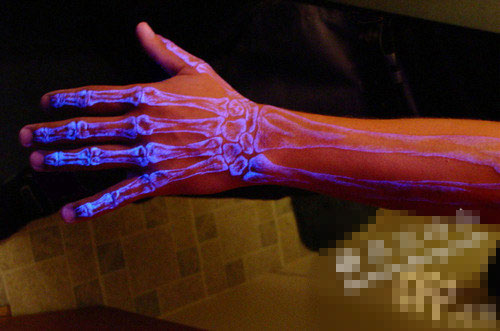 手背骨架隐形荧光纹身图案缩略频道推荐图