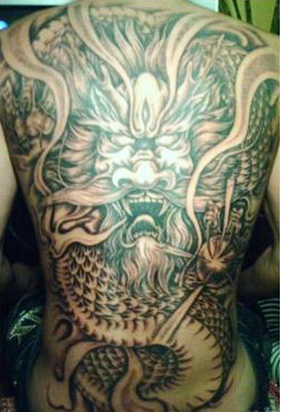 满背龙纹身图案-蚌埠纹身秀图吧金禧纹身推荐