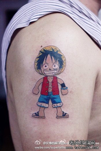 手臂可爱的卡通海贼王路飞纹身图案