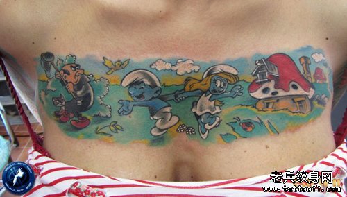 女生前胸可爱时尚的蓝精灵纹身图案