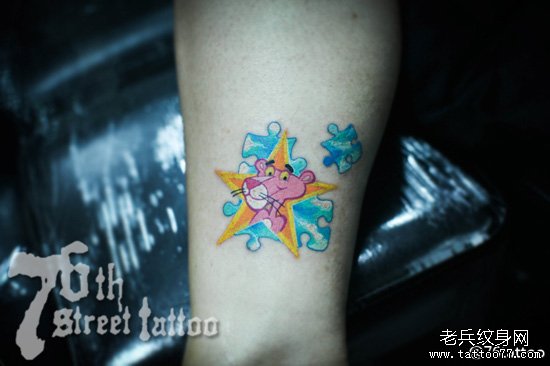 腿部可爱经典的卡通小老虎纹身图案