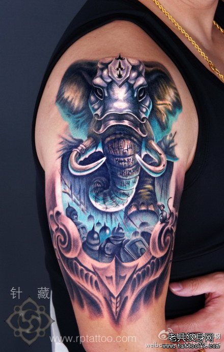 手臂霸气很酷的大象纹身图案