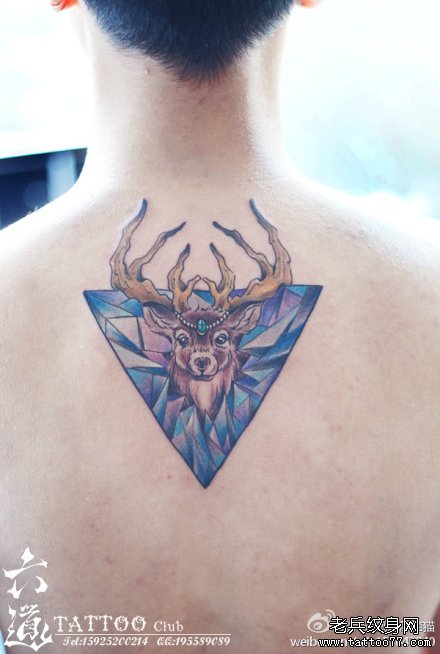 后背时尚潮流的麋鹿纹身图案