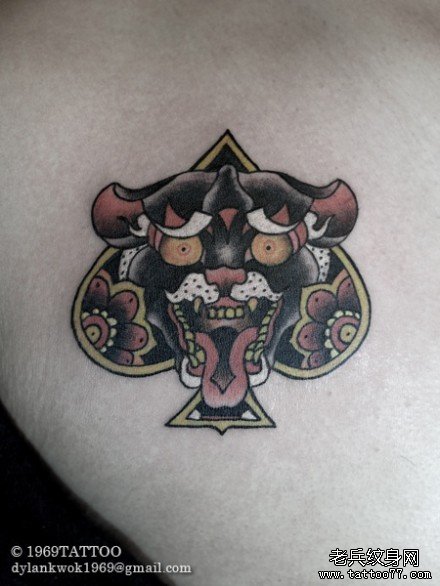 一款精美很帅的黑桃豹子纹身图案