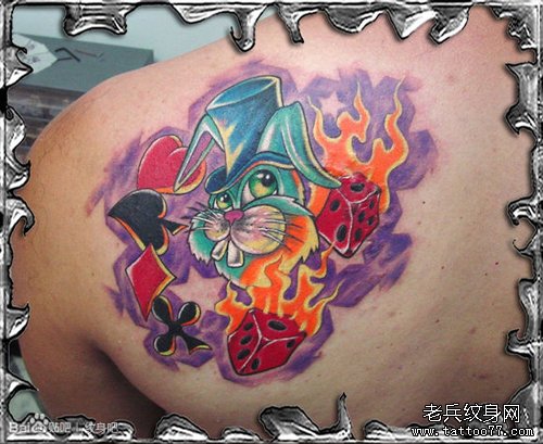 肩背可爱的小兔子纹身图案