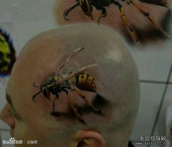 男子头上一款写实蜜蜂纹身作品