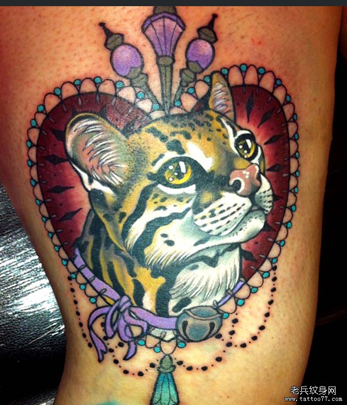 推荐一张个性爱心猫纹身图片