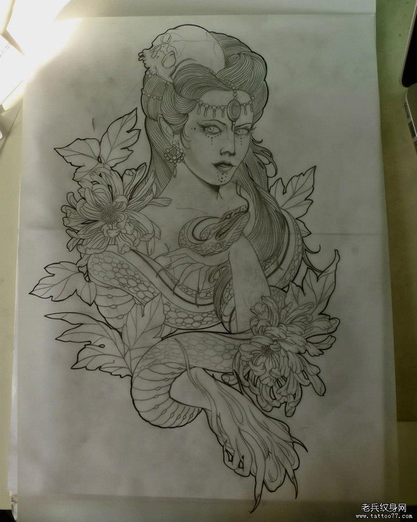 一款个性的欧美美女纹身图案