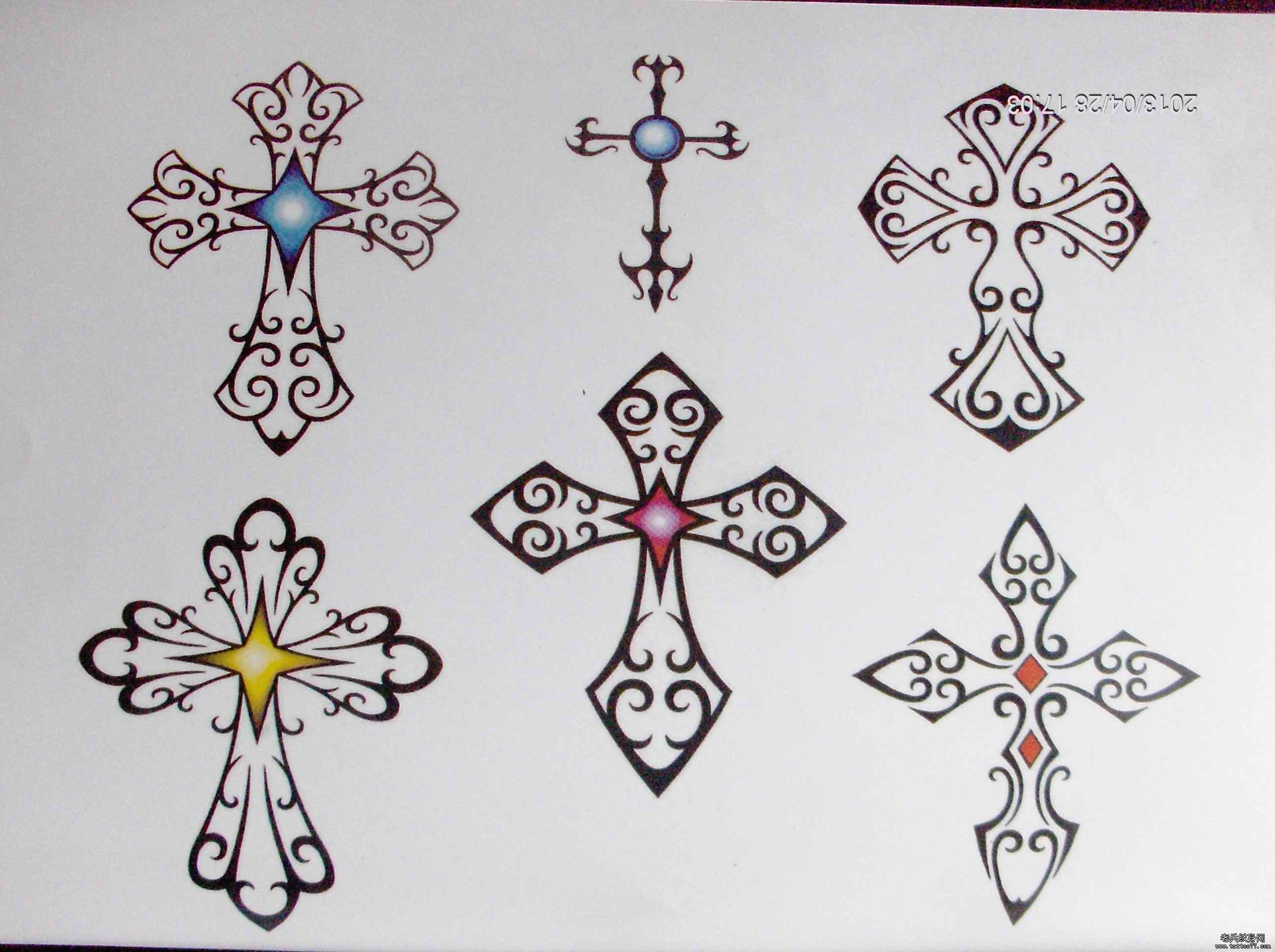 一款图腾十字架纹身图案