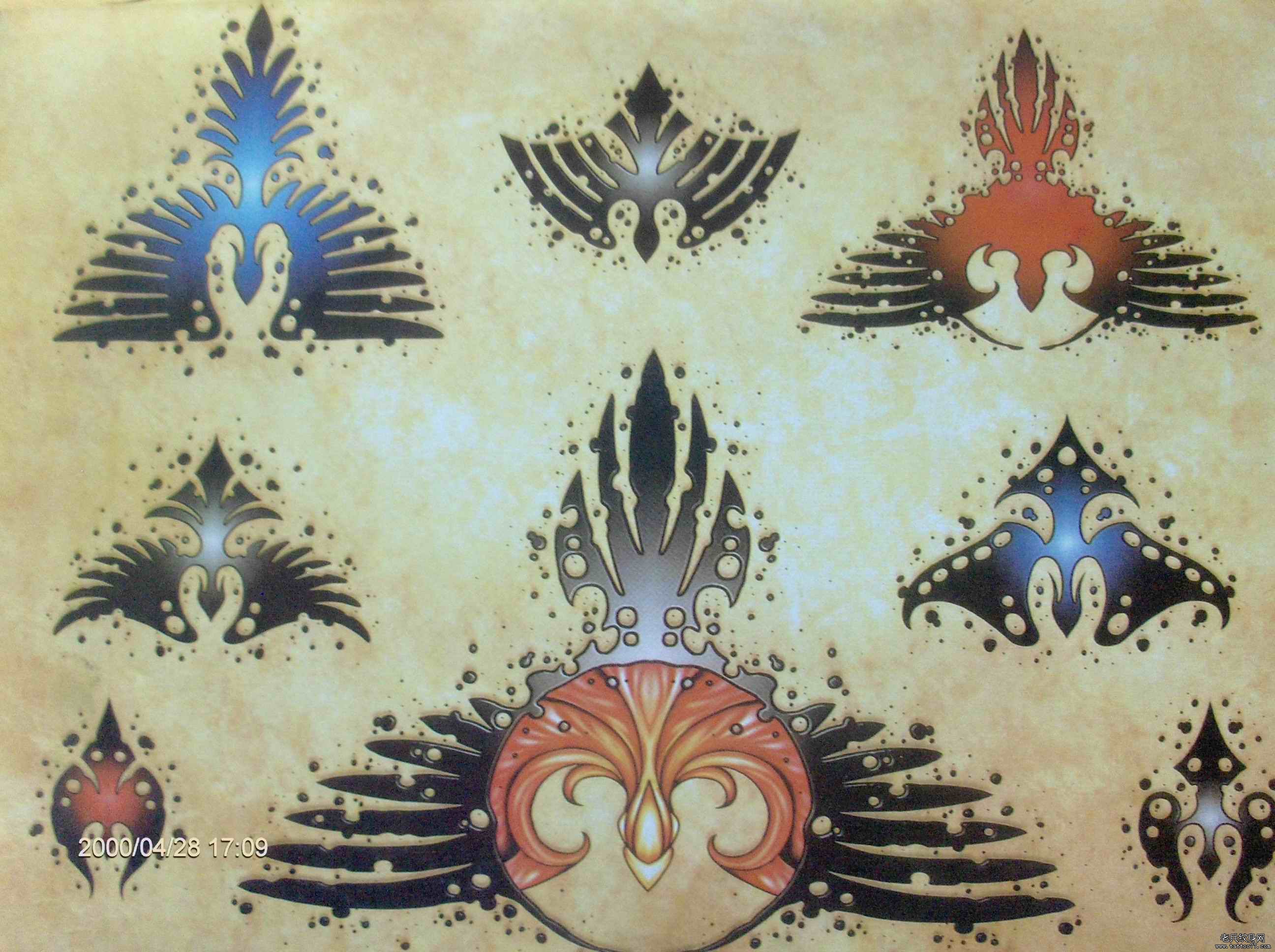 为大家一款翅膀纹身图案