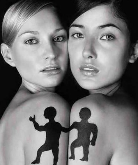 时尚美女闺蜜纹身图