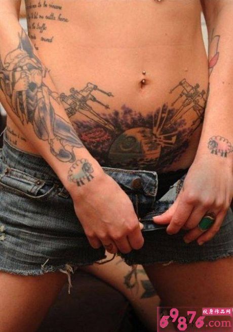 个性的涂鸦纹身