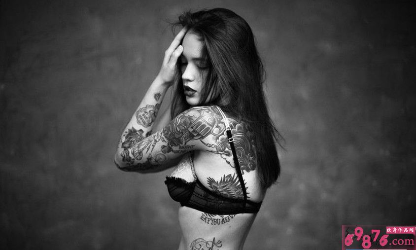 美女身体致命性感纹身