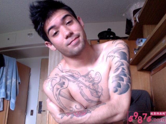 型男狂野纹身