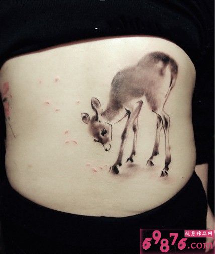 侧腰小鹿国画个性时尚纹身