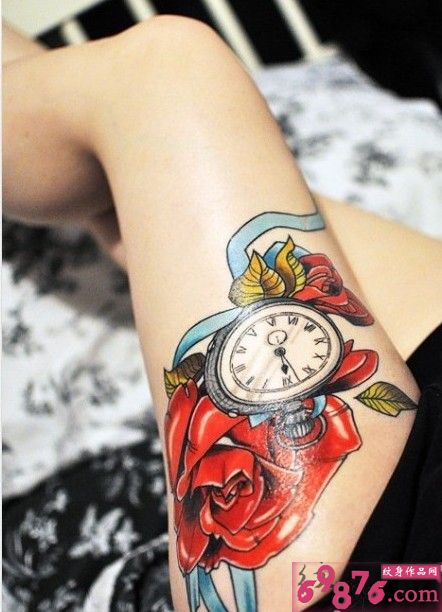 时尚女生腿部个性玫瑰时钟纹身图片