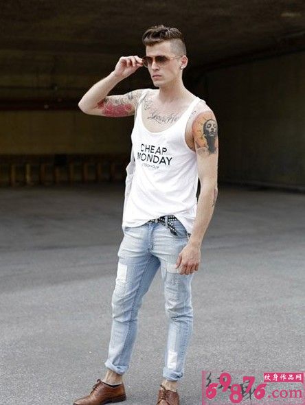 欧美男士朋克风时尚纹身