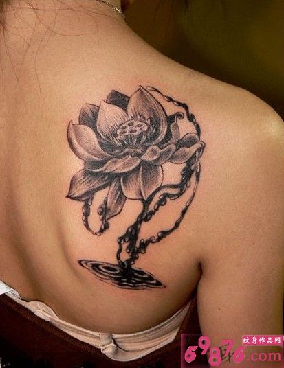 时尚复古黑白莲花纹身