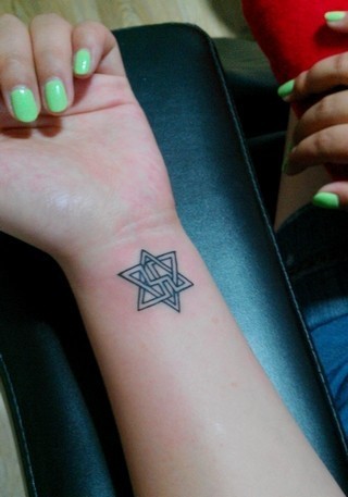 创意五角星图腾纹身图片