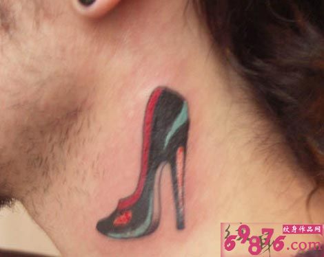 个性时尚男性脖子经典时尚高跟鞋纹身图片