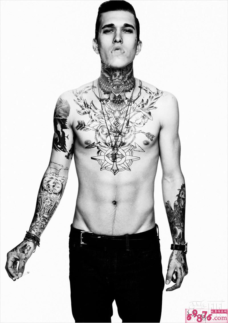 时尚潮男黑白创意刺青