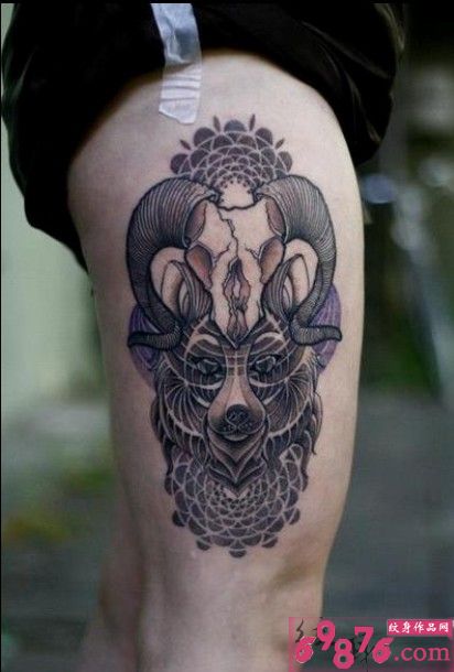 大腿另类羚羊角图腾图片