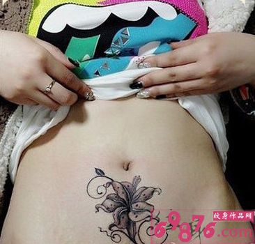 腹部个性彼岸花刺青