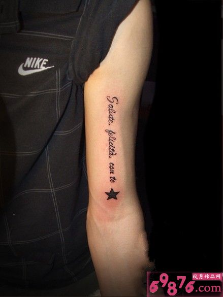 英文字母星星纹身图片