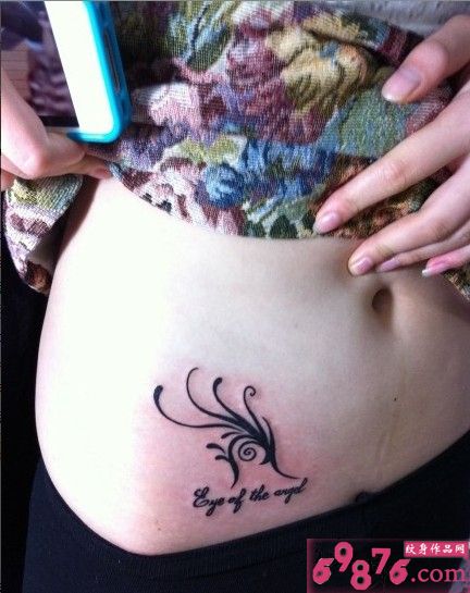 女生腹部小清新纹身图案