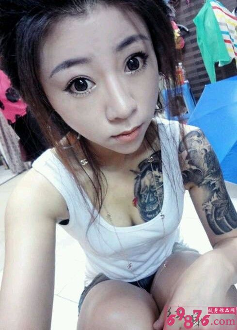 霸气中国纹身美女