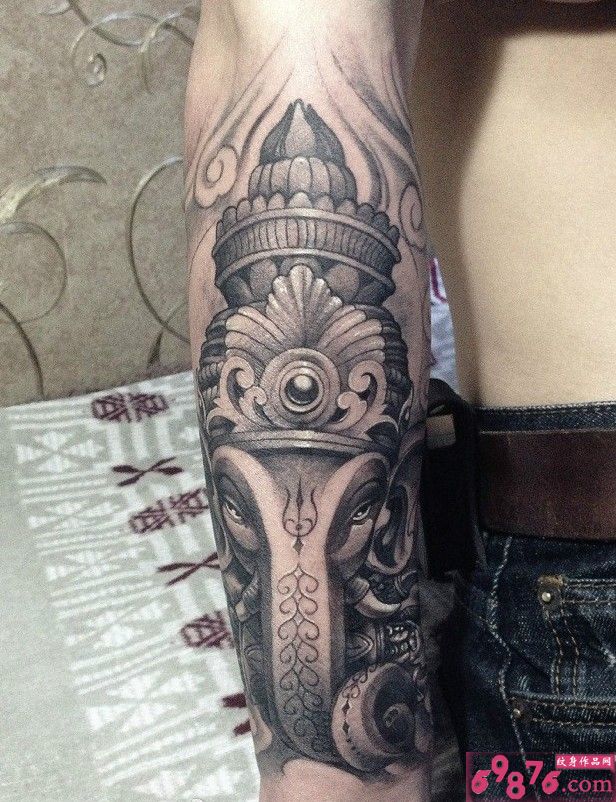 手臂泰国象神刺青图案图片