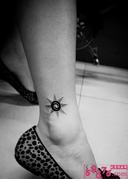 小清新黑白纹身