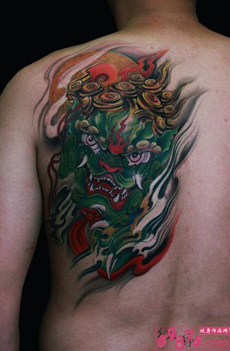 复古霸气唐狮子背部纹身图片
