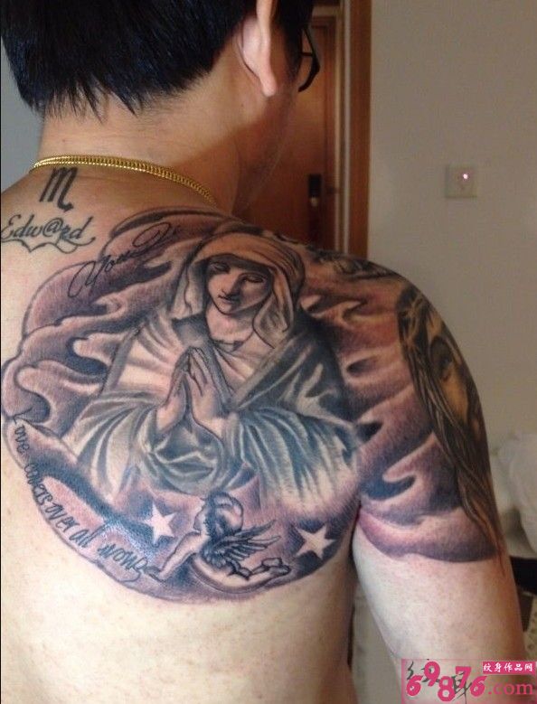 披肩圣母纹身图片