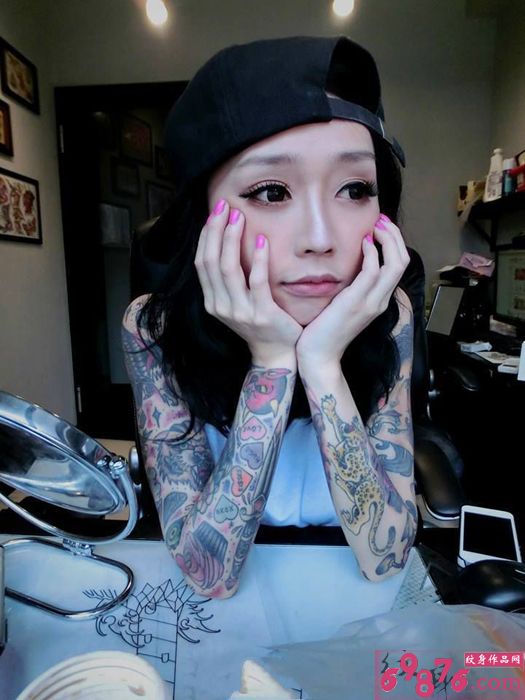 个性时尚美女创意花臂纹身图片