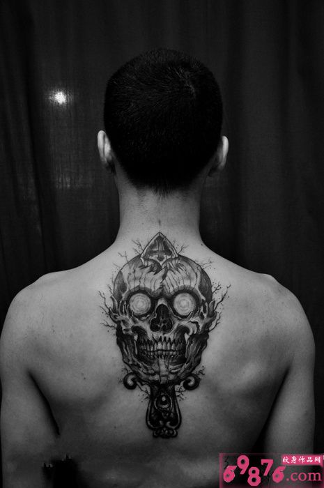 黑白另类骷髅欧美风纹身