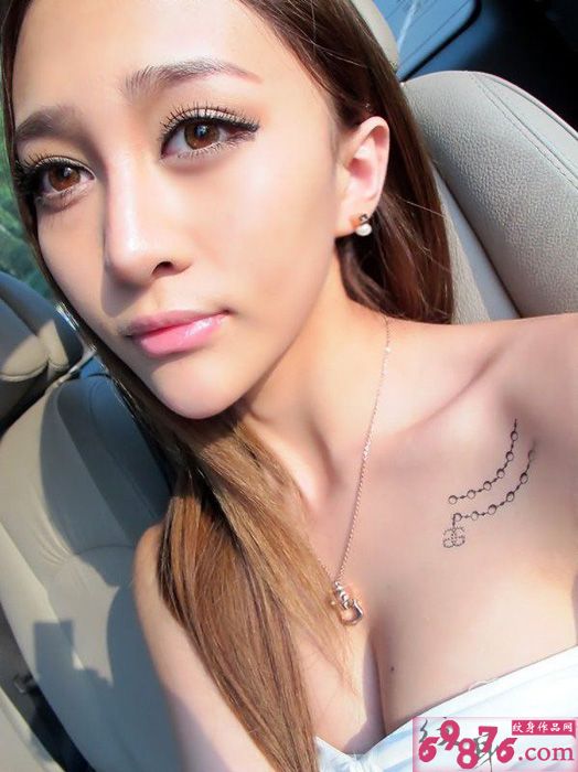 大眼美女锁骨项链唯美纹身