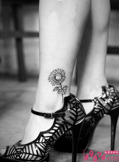 清新脚踝黑白向日葵纹身