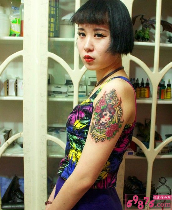 美女手臂个性欧美风纹身