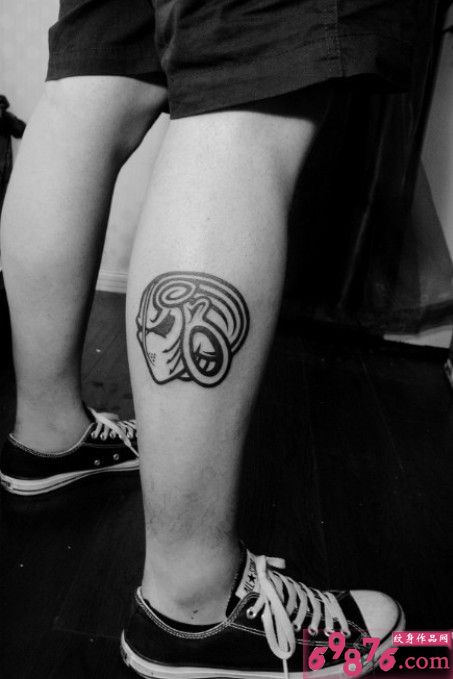 另类创意图腾黑白纹身