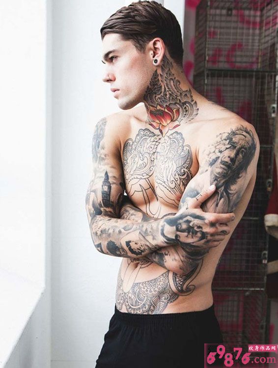 欧美型男个性时尚全身霸气纹身图片
