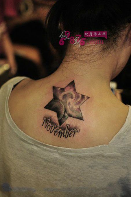 绚烂星空五角星后颈纹身图片