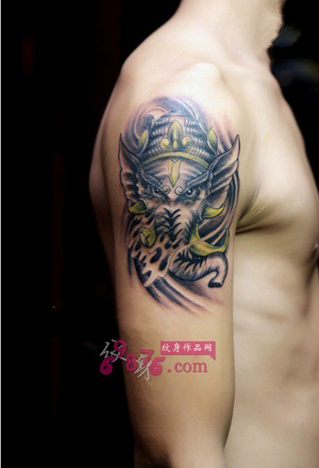 男生象神手臂纹身图片