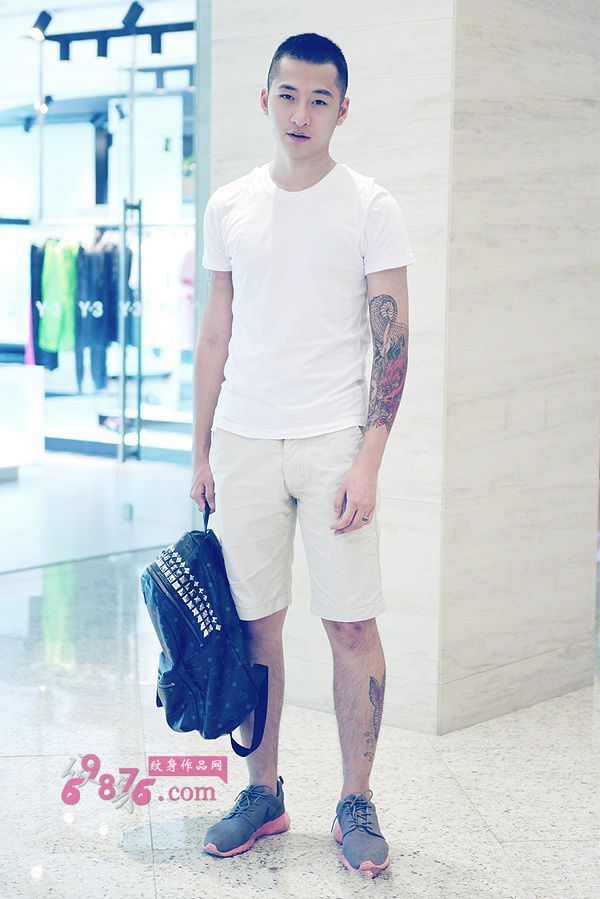 个性时尚帅哥花臂纹身图片