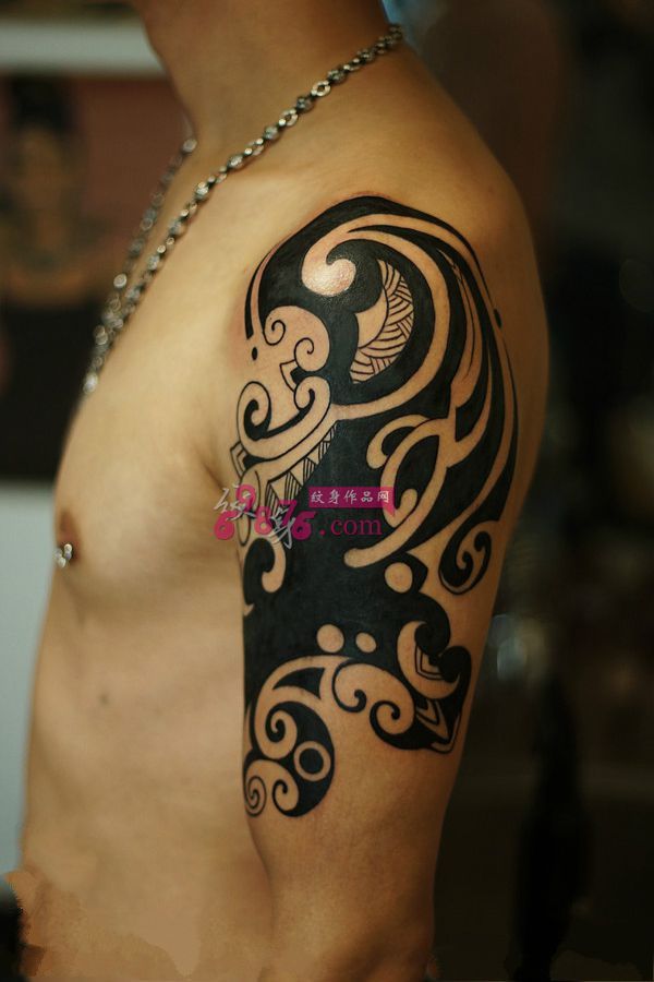 复古创意图腾手臂纹身图片