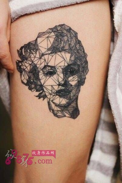 雕塑风梦露肖像纹身