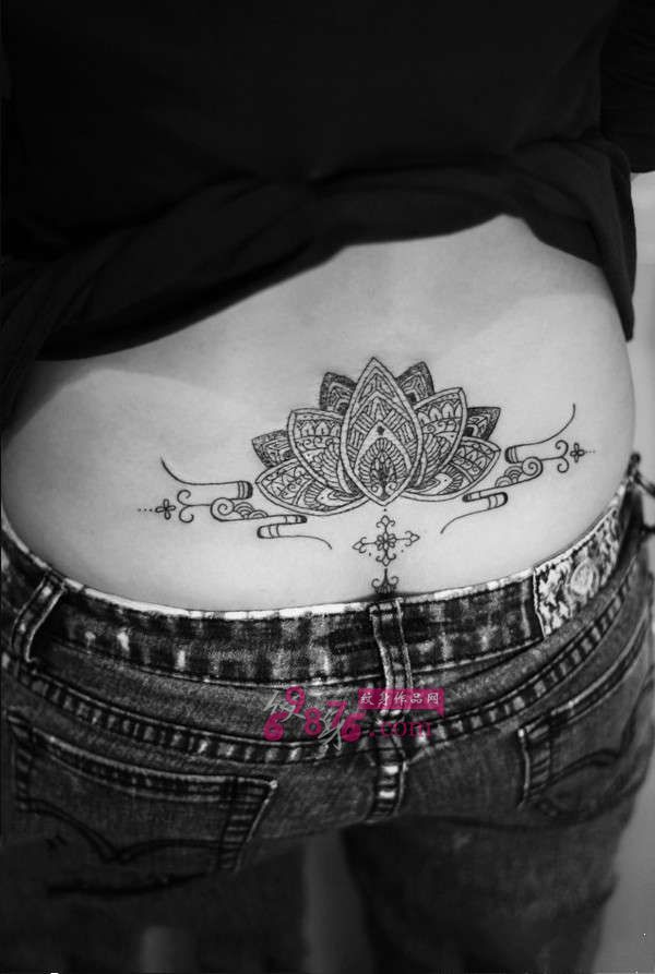 创意后腰梵花时尚纹身