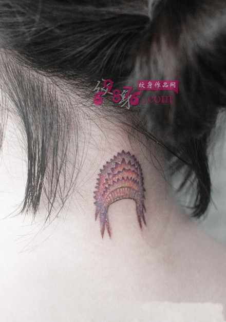印第安风情脖子纹身图片