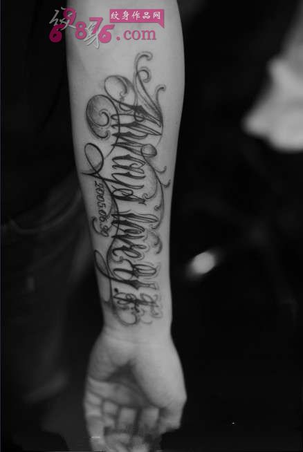 创意奇卡诺花体英文手臂纹身
